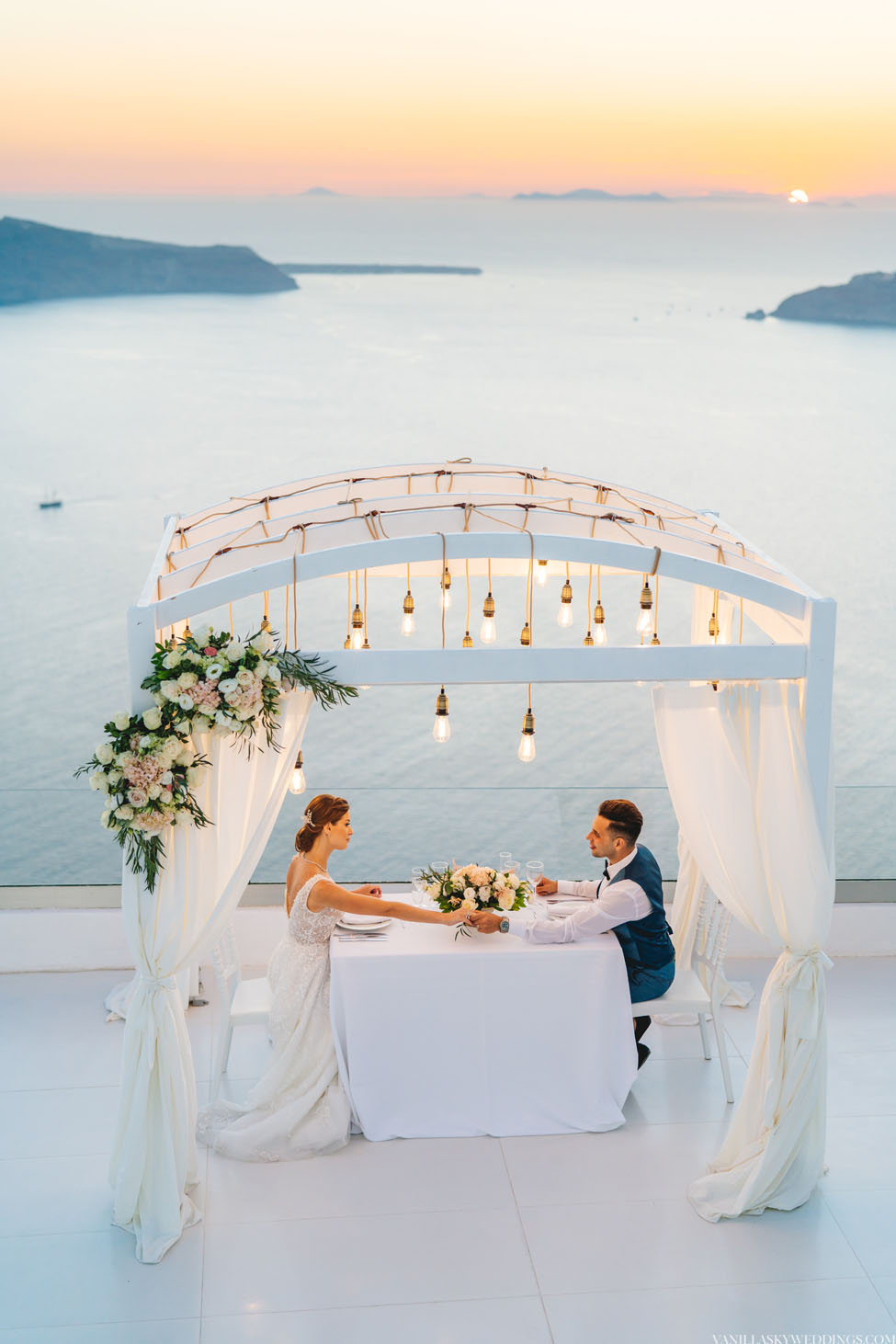 andromeda_villas_elopement_santorini_greece_fairytale-intimate-ceremony-reception